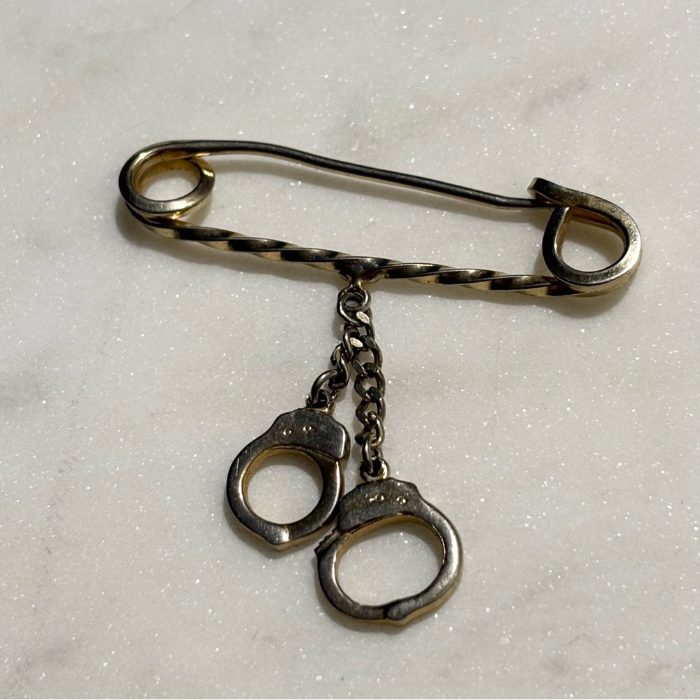 1950’s “Love Cuffs” Safety Pin by Alice Jewelry Co. Vintage Brooch Gold Plated